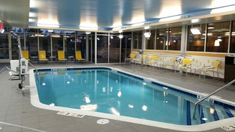 Fairfield Inn & Suites By Marriott Plattsburgh Exterior photo